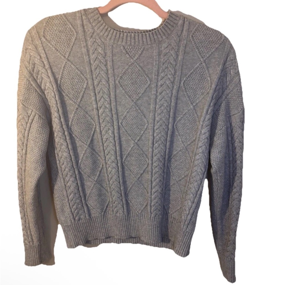 Philosophy Extra Soft Grey Cable Knit Sweater, Size M, Fishermen Style